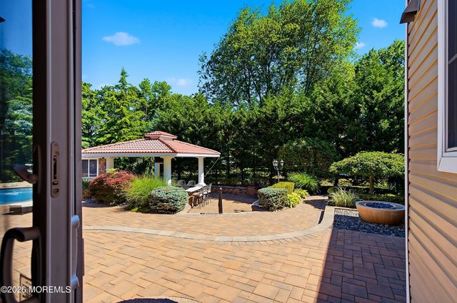 39 Hilltop Road, West Long Branch, NJ 07764
