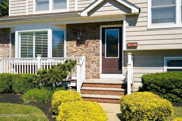 39 Hilltop Road, West Long Branch, NJ 07764
