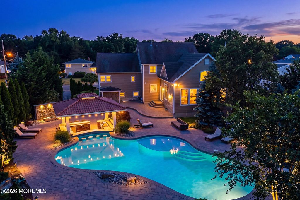 39 Hilltop Road, West Long Branch, NJ 07764