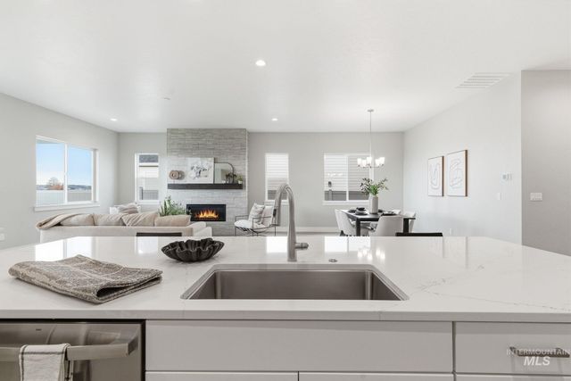 2195 N Mountain Vista Ave, Star, ID 83669