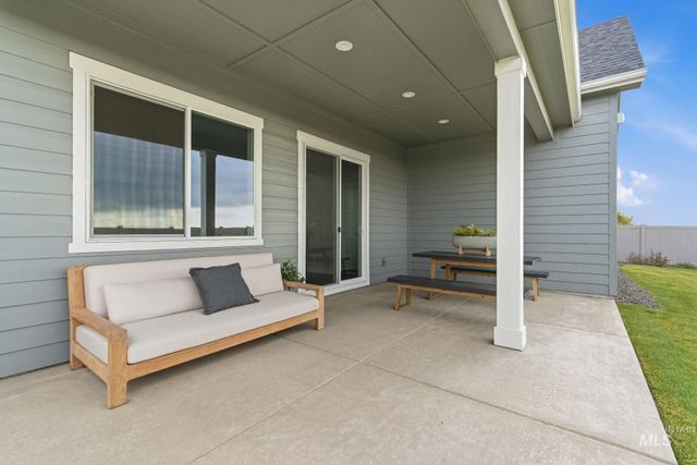 2195 N Mountain Vista Ave, Star, ID 83669