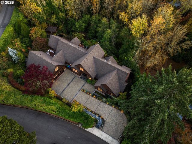 5702 Sw GROVER Ct, Portland, OR 97221