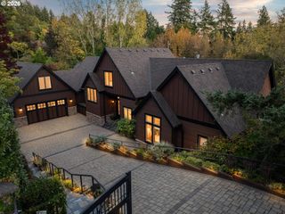 5702 Sw GROVER Ct, Portland, OR 97221