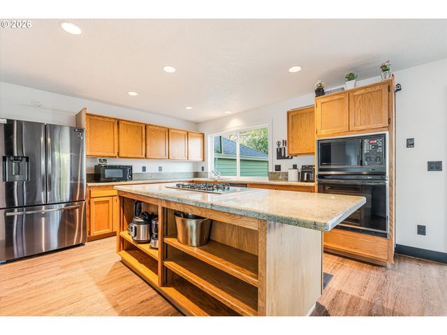 511 Se 15TH St, Gresham, OR 97080