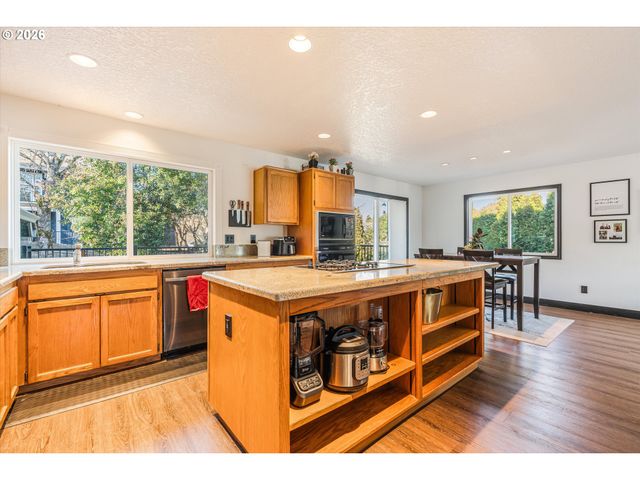 511 Se 15TH St, Gresham, OR 97080