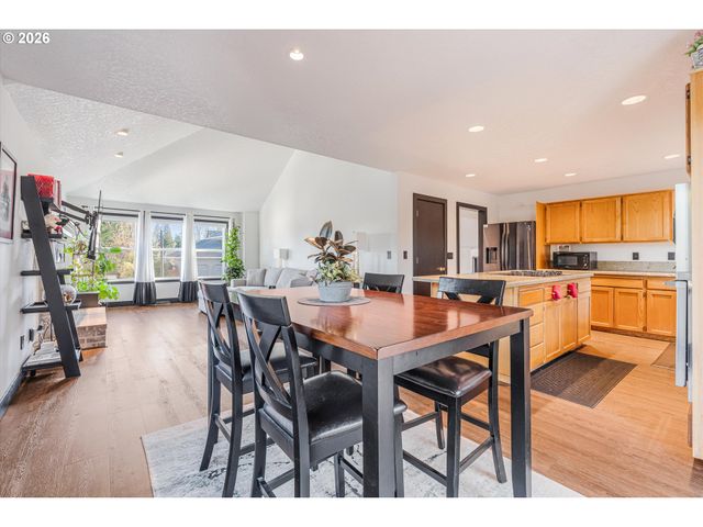 511 Se 15TH St, Gresham, OR 97080