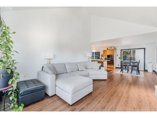 511 Se 15TH St, Gresham, OR 97080