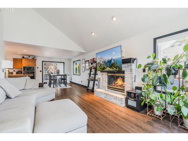 511 Se 15TH St, Gresham, OR 97080