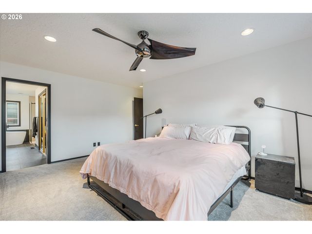 511 Se 15TH St, Gresham, OR 97080