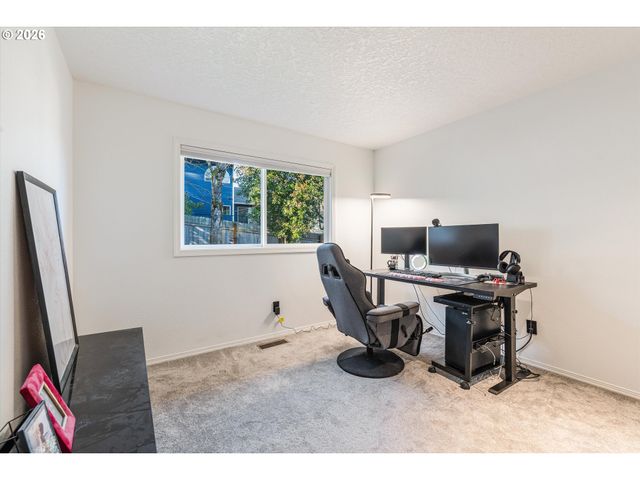 511 Se 15TH St, Gresham, OR 97080