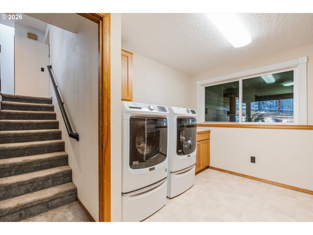 511 Se 15TH St, Gresham, OR 97080