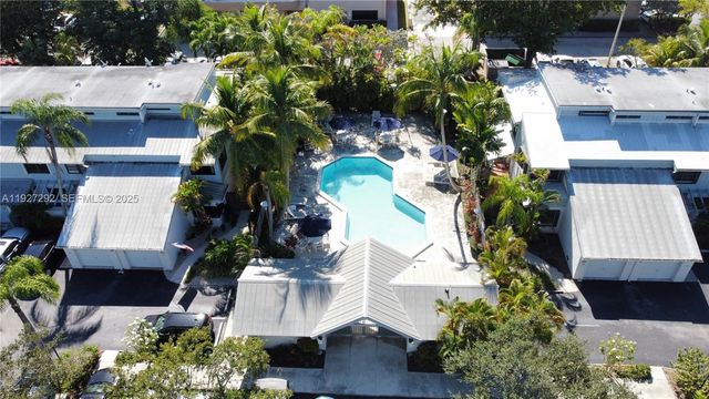 7890 SW 86th St 10, Miami, FL 33143