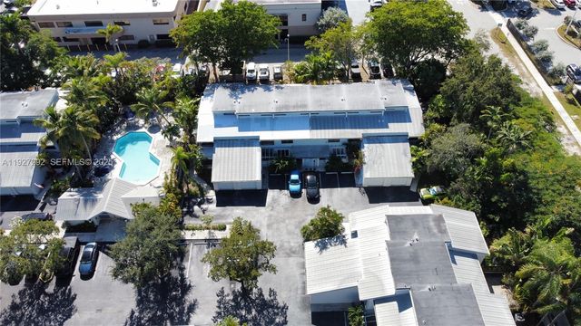 7890 SW 86th St 10, Miami, FL 33143