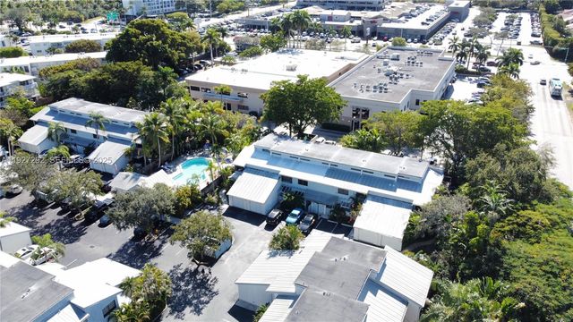 7890 SW 86th St 10, Miami, FL 33143