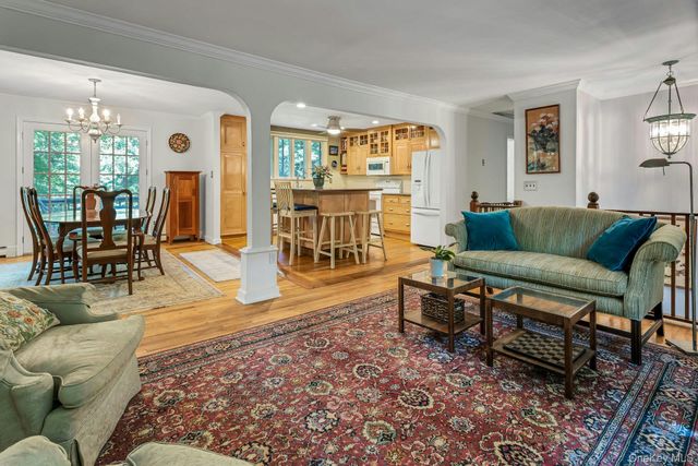99 Lakeside Drive, Katonah, NY 10536