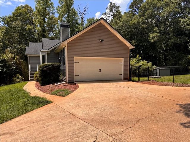 35 Pemberton Place, Sharpsburg, GA 30277