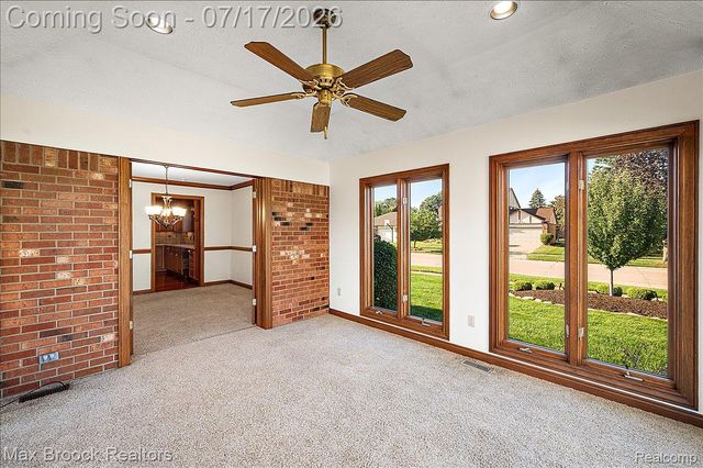 43909 Welland Drive, Clinton Charter Township, MI 48038