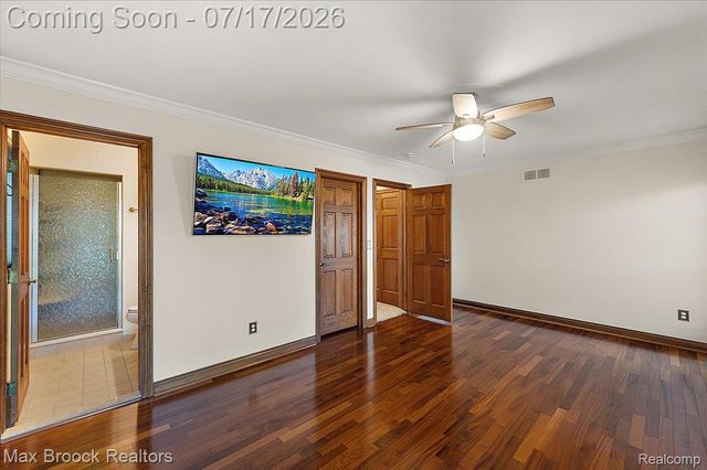 43909 Welland Drive, Clinton Charter Township, MI 48038