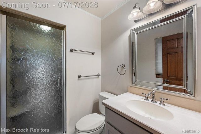 43909 Welland Drive, Clinton Charter Township, MI 48038