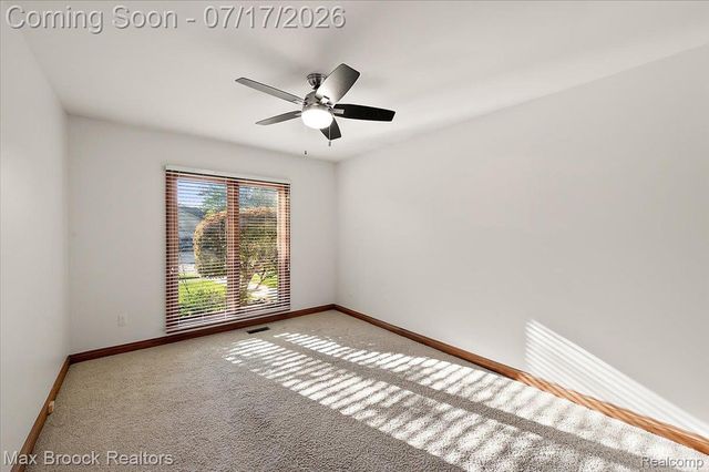 43909 Welland Drive, Clinton Charter Township, MI 48038