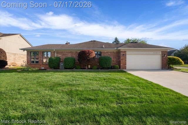 43909 Welland Drive, Clinton Charter Township, MI 48038