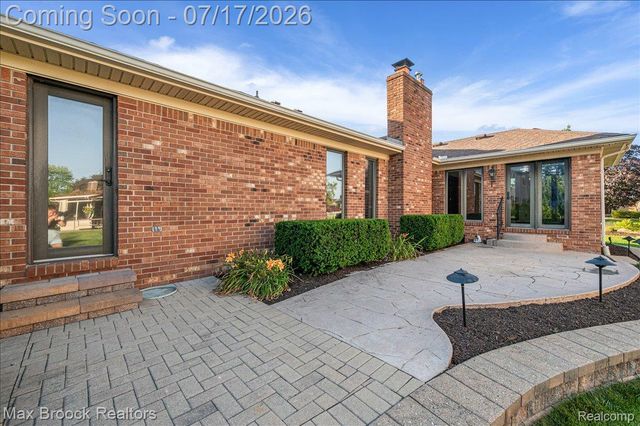 43909 Welland Drive, Clinton Charter Township, MI 48038