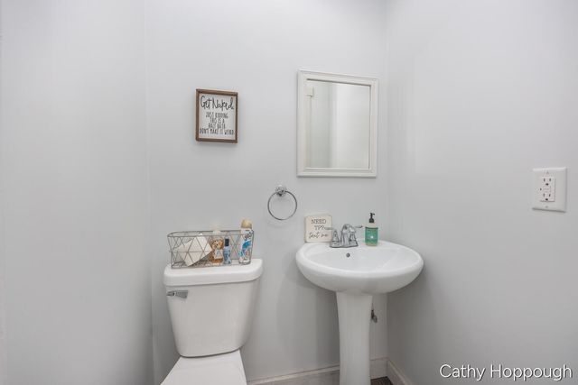 824 5th Avenue, Lake Odessa Vllg, MI 48849