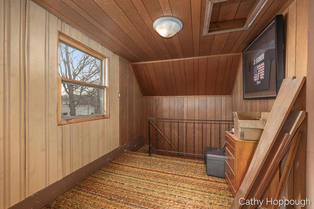 824 5th Avenue, Lake Odessa Vllg, MI 48849