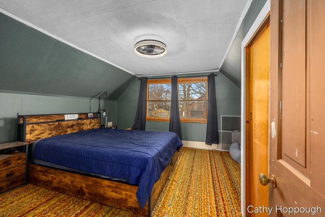 824 5th Avenue, Lake Odessa Vllg, MI 48849