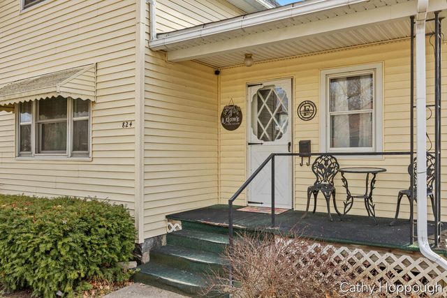 824 5th Avenue, Lake Odessa Vllg, MI 48849