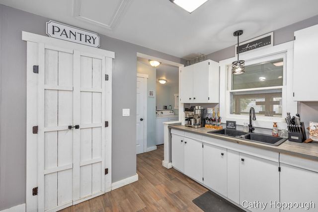 824 5th Avenue, Lake Odessa Vllg, MI 48849