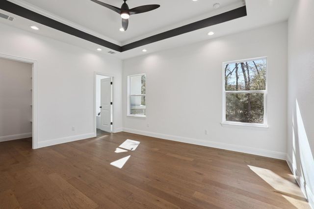 111 Kingwood DR, Elgin, TX 78621