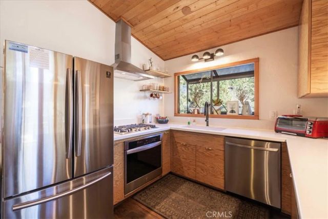 1231 Ridge, Fawnskin, CA 92333