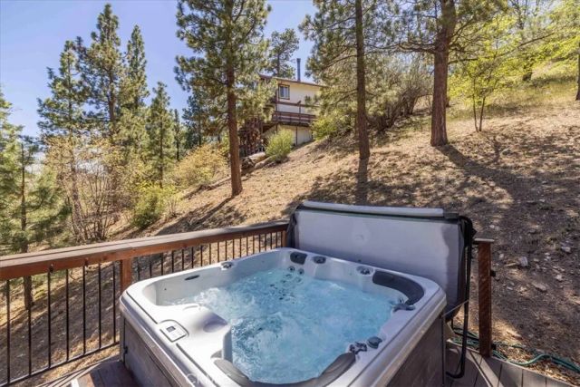 1231 Ridge, Fawnskin, CA 92333