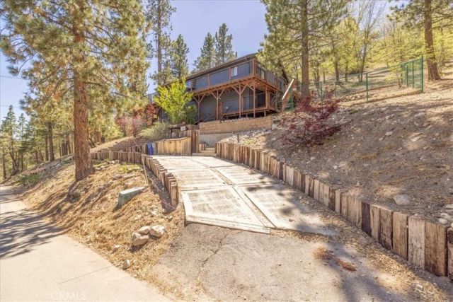 1231 Ridge, Fawnskin, CA 92333
