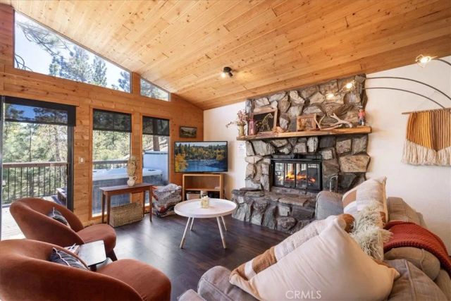 1231 Ridge, Fawnskin, CA 92333
