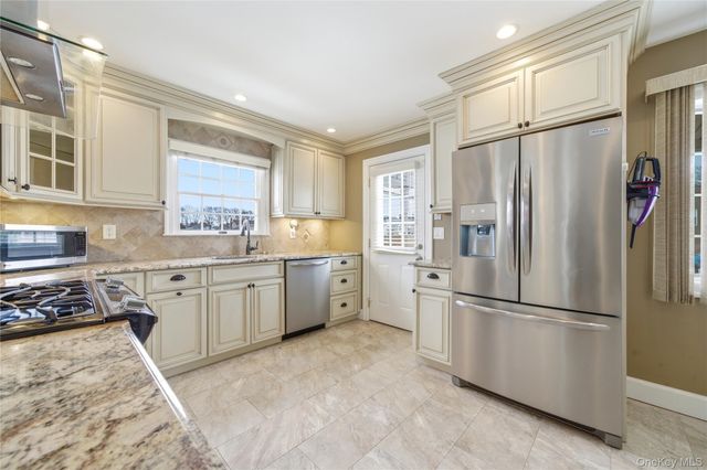 450 Ocean Avenue, Massapequa Park, NY 11762