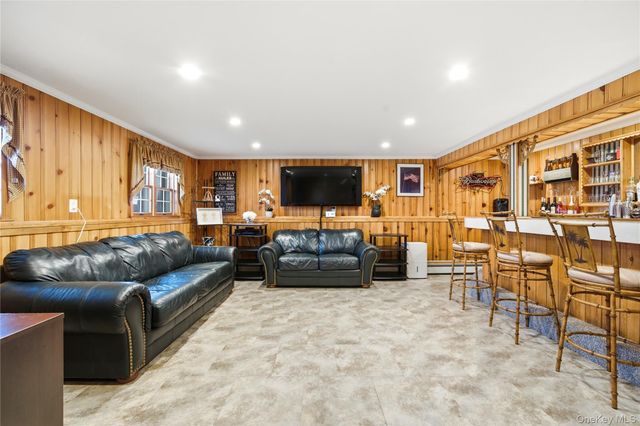 450 Ocean Avenue, Massapequa Park, NY 11762