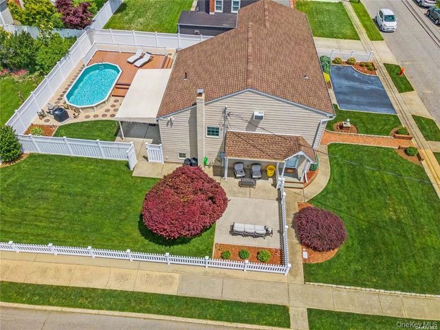 450 Ocean Avenue, Massapequa Park, NY 11762