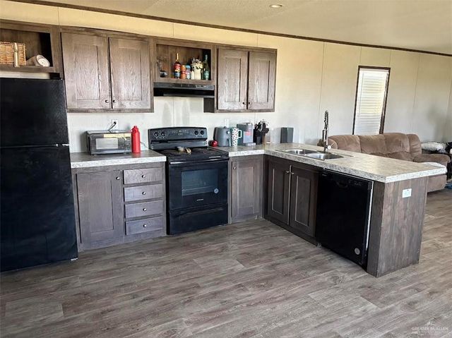 9917 Grapefruit Drive, Edcouch, TX 78538