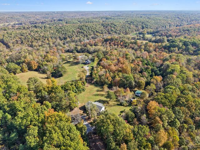 6060 Washer Rd, Lyles, TN 37098