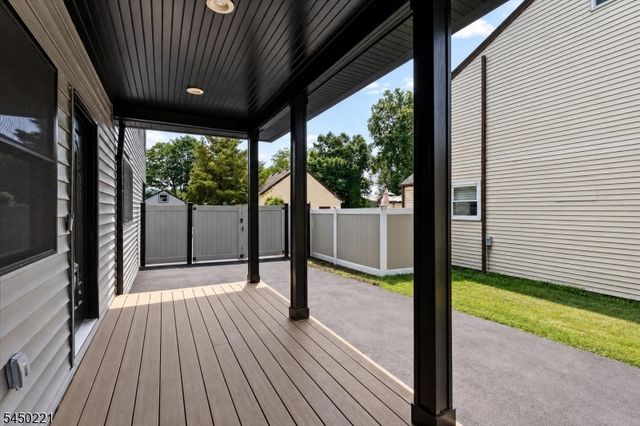 1074 Colfax Ave, Pompton Lakes Boro, NJ 07442
