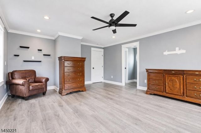 1074 Colfax Ave, Pompton Lakes Boro, NJ 07442