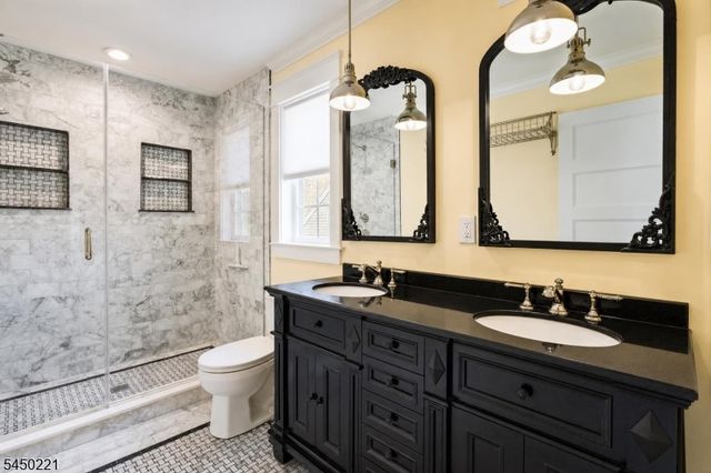 1074 Colfax Ave, Pompton Lakes Boro, NJ 07442