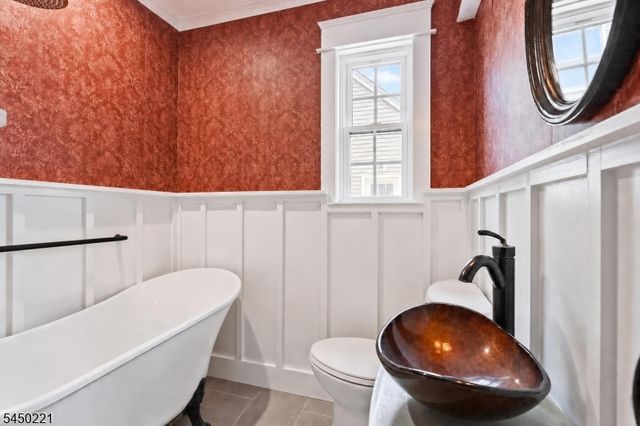 1074 Colfax Ave, Pompton Lakes Boro, NJ 07442