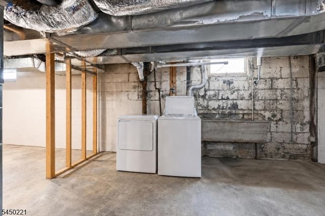 1074 Colfax Ave, Pompton Lakes Boro, NJ 07442