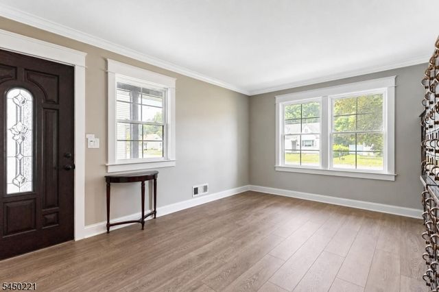 1074 Colfax Ave, Pompton Lakes Boro, NJ 07442