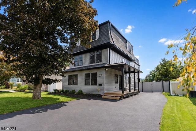 1074 Colfax Ave, Pompton Lakes Boro, NJ 07442