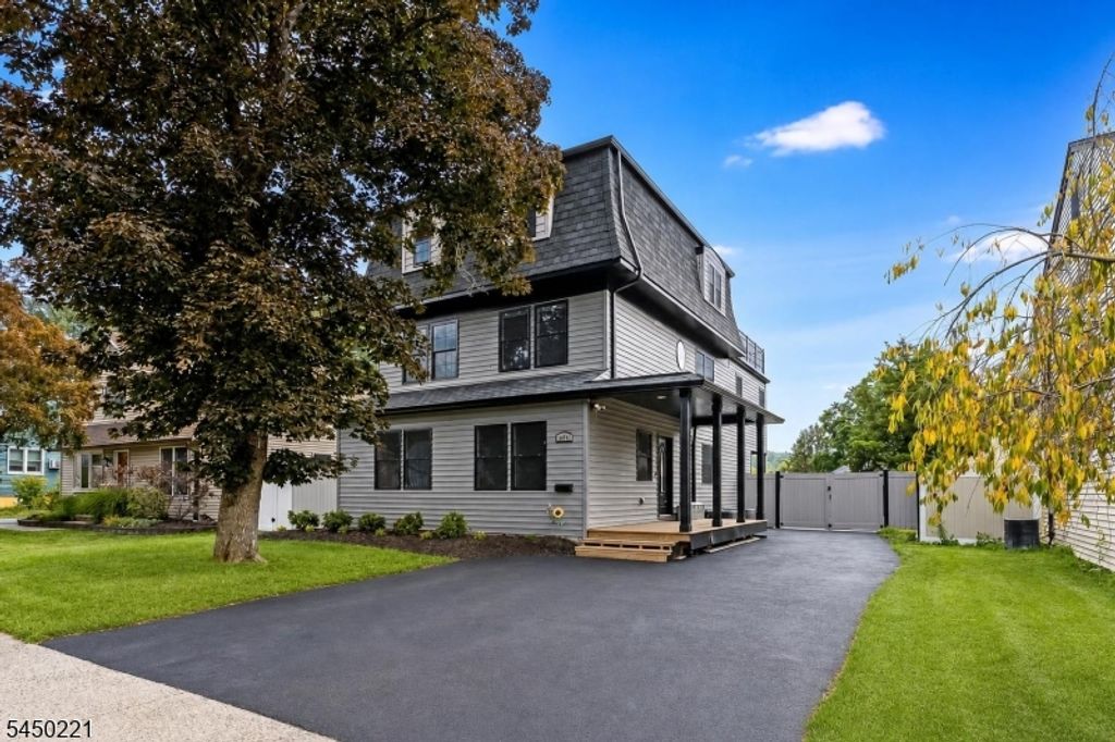 1074 Colfax Ave, Pompton Lakes Boro, NJ 07442