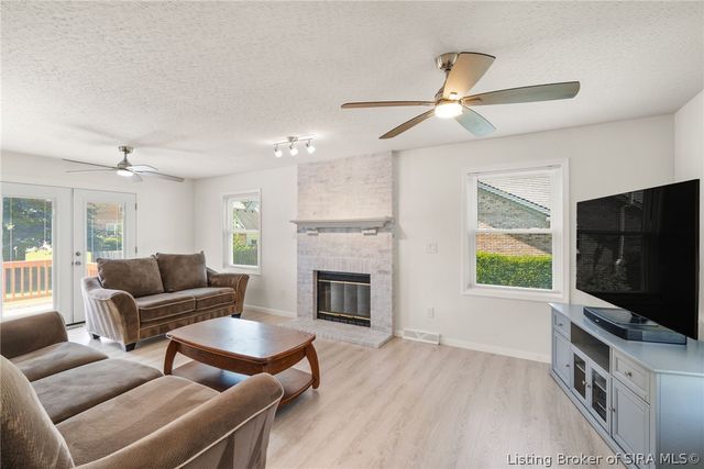 3109 Savannah Drive, Jeffersonville, IN 47130